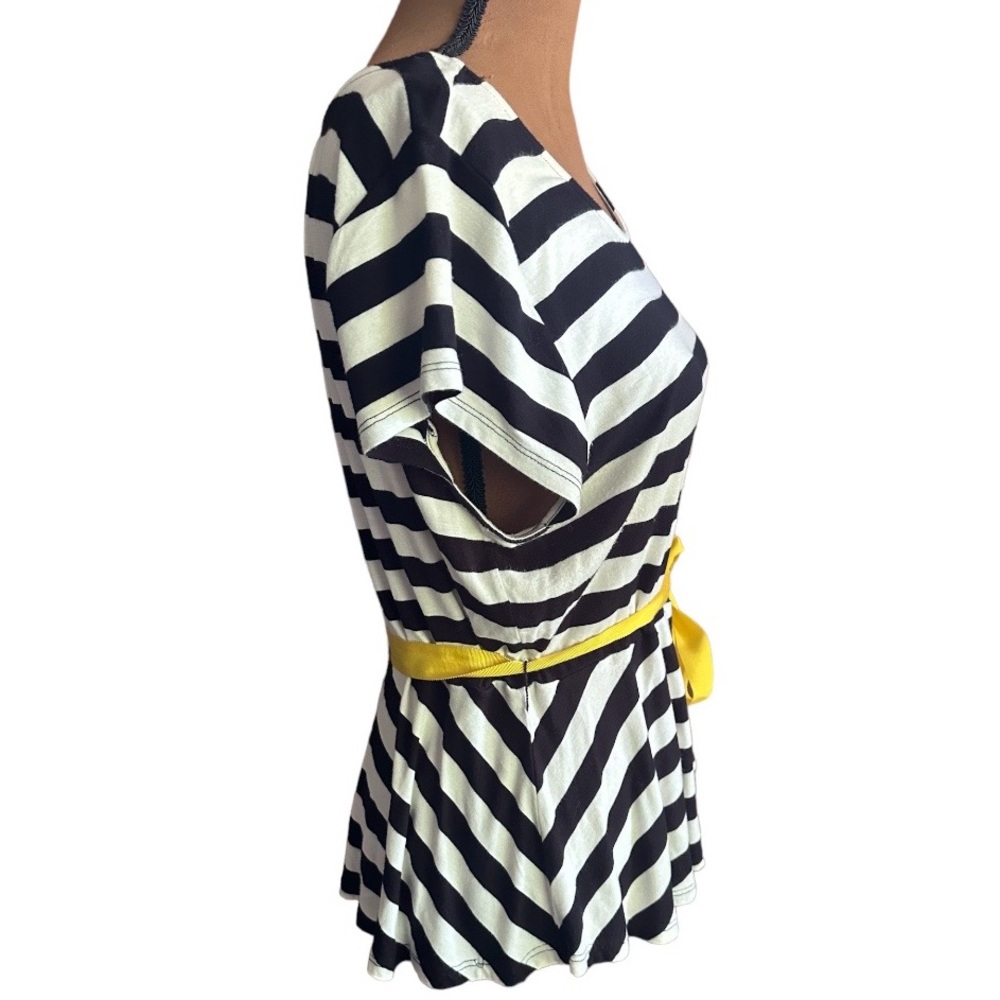 Elle Black & White Short Sleeve Striped Top Sz Large - Picture 3 of 7